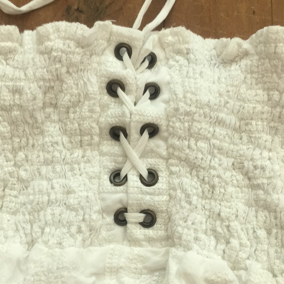 Halter smocked white textured tank top - Picture 3 of 9